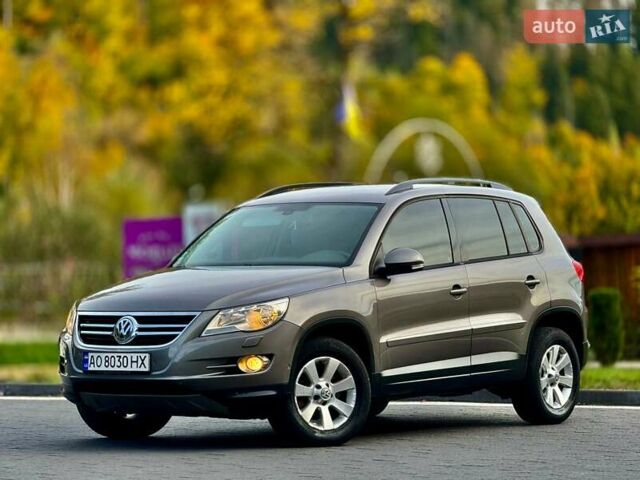 Сірий Фольксваген Тігуан, об'ємом двигуна 2 л та пробігом 226 тис. км за 12200 $, фото 3 на Automoto.ua