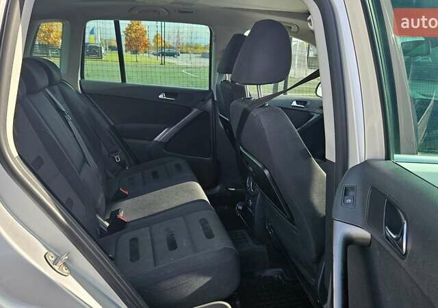 Серый Фольксваген Тигуан, объемом двигателя 2 л и пробегом 330 тыс. км за 9999 $, фото 33 на Automoto.ua