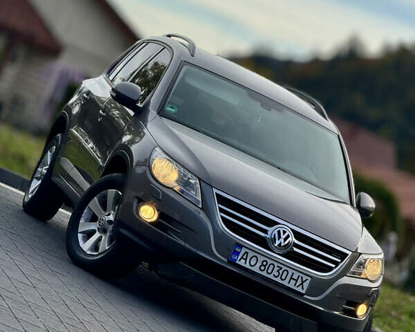 Сірий Фольксваген Тігуан, об'ємом двигуна 2 л та пробігом 226 тис. км за 12200 $, фото 18 на Automoto.ua