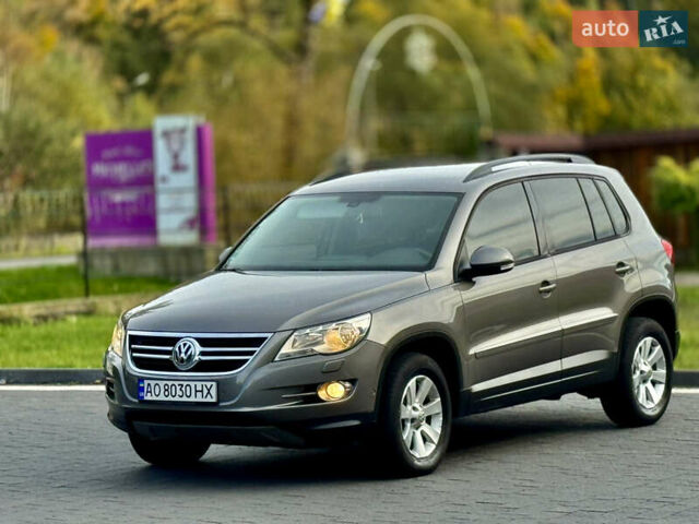 Сірий Фольксваген Тігуан, об'ємом двигуна 2 л та пробігом 226 тис. км за 12200 $, фото 5 на Automoto.ua