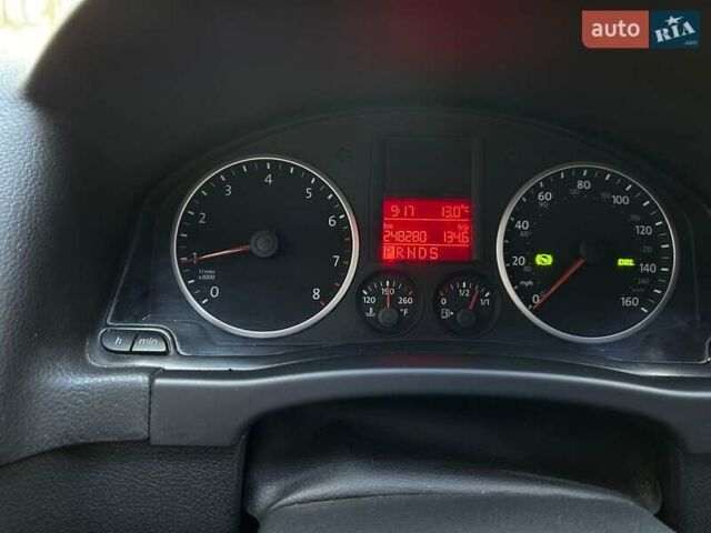 Серый Фольксваген Тигуан, объемом двигателя 2 л и пробегом 248 тыс. км за 9500 $, фото 20 на Automoto.ua