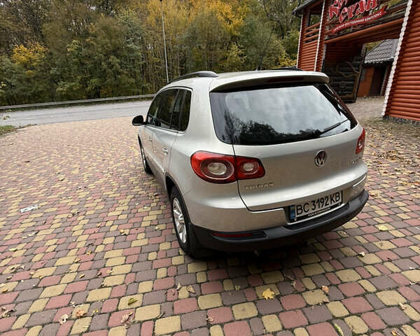 Сірий Фольксваген Тігуан, об'ємом двигуна 1.97 л та пробігом 194 тис. км за 9900 $, фото 3 на Automoto.ua