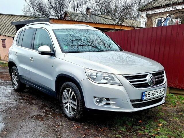 Серый Фольксваген Тигуан, объемом двигателя 1.4 л и пробегом 249 тыс. км за 8800 $, фото 6 на Automoto.ua