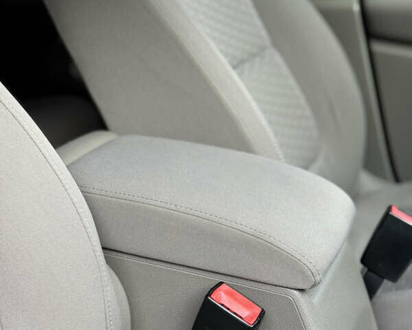 Сірий Фольксваген Тігуан, об'ємом двигуна 2 л та пробігом 226 тис. км за 12200 $, фото 36 на Automoto.ua