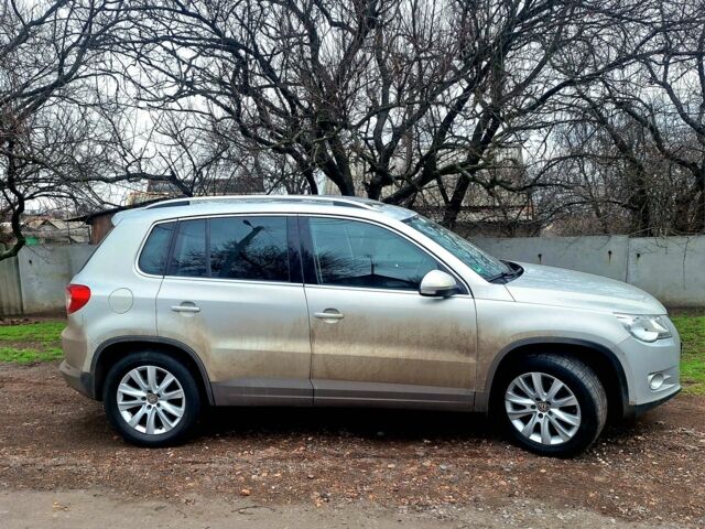 Серый Фольксваген Тигуан, объемом двигателя 1.4 л и пробегом 249 тыс. км за 8800 $, фото 13 на Automoto.ua