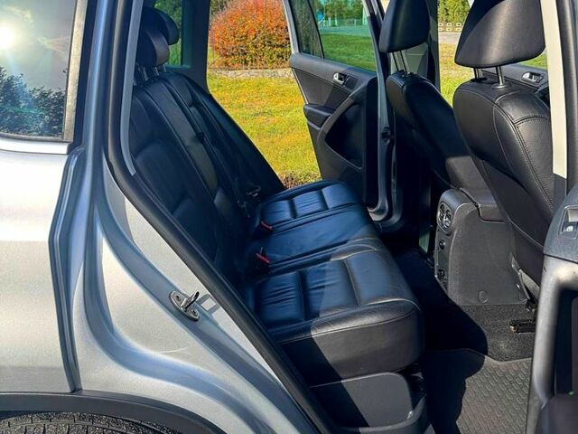 Сірий Фольксваген Тігуан, об'ємом двигуна 2 л та пробігом 232 тис. км за 9700 $, фото 7 на Automoto.ua