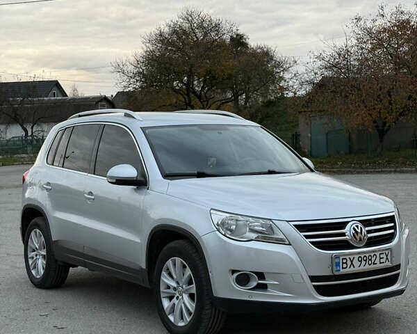 Серый Фольксваген Тигуан, объемом двигателя 1.4 л и пробегом 165 тыс. км за 9700 $, фото 5 на Automoto.ua