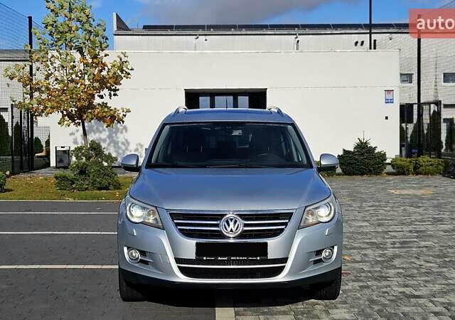 Серый Фольксваген Тигуан, объемом двигателя 2 л и пробегом 330 тыс. км за 9999 $, фото 16 на Automoto.ua
