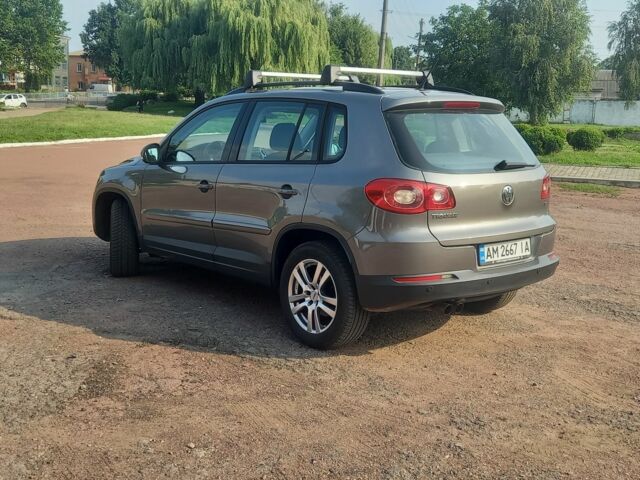 Серый Фольксваген Тигуан, объемом двигателя 1.4 л и пробегом 185 тыс. км за 9200 $, фото 6 на Automoto.ua