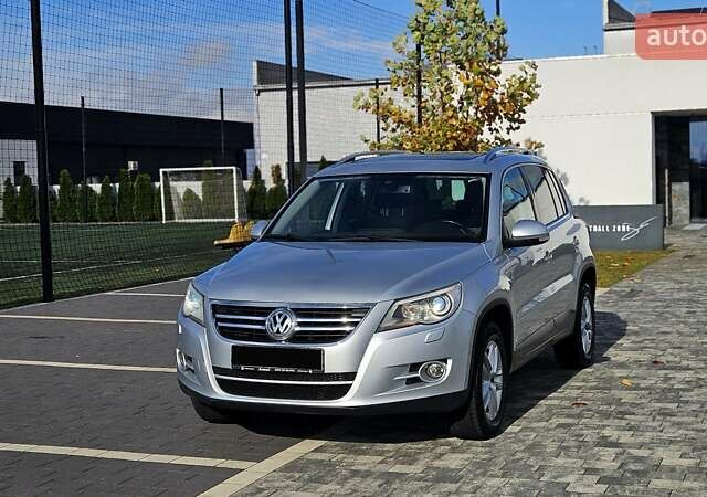 Серый Фольксваген Тигуан, объемом двигателя 2 л и пробегом 330 тыс. км за 9999 $, фото 2 на Automoto.ua