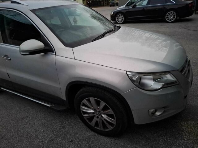 Серый Фольксваген Тигуан, объемом двигателя 2 л и пробегом 120 тыс. км за 5358 $, фото 5 на Automoto.ua