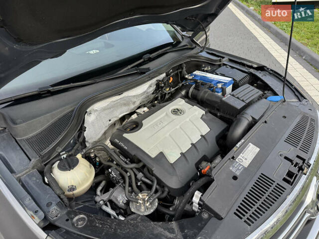 Сірий Фольксваген Тігуан, об'ємом двигуна 2 л та пробігом 226 тис. км за 12200 $, фото 57 на Automoto.ua