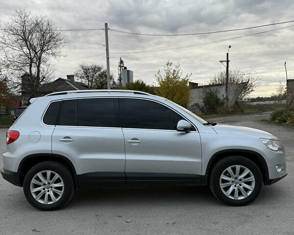 Серый Фольксваген Тигуан, объемом двигателя 1.4 л и пробегом 165 тыс. км за 9700 $, фото 20 на Automoto.ua