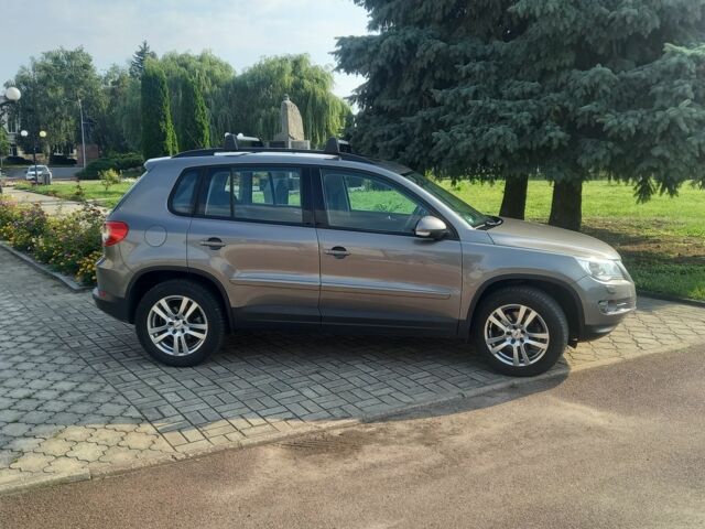 Серый Фольксваген Тигуан, объемом двигателя 1.4 л и пробегом 185 тыс. км за 9200 $, фото 8 на Automoto.ua
