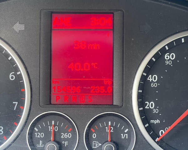 Серый Фольксваген Тигуан, объемом двигателя 2 л и пробегом 155 тыс. км за 10500 $, фото 21 на Automoto.ua