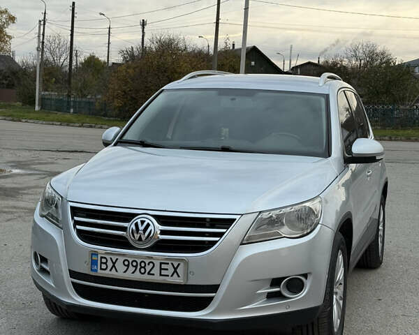 Серый Фольксваген Тигуан, объемом двигателя 1.4 л и пробегом 165 тыс. км за 9700 $, фото 1 на Automoto.ua