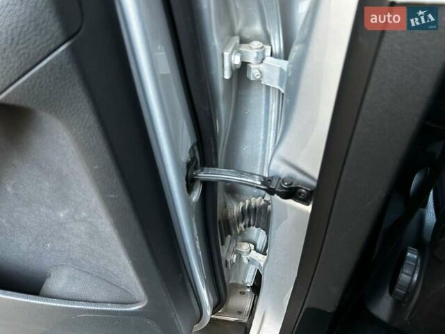 Серый Фольксваген Тигуан, объемом двигателя 2 л и пробегом 248 тыс. км за 9500 $, фото 11 на Automoto.ua