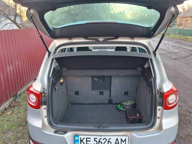 Серый Фольксваген Тигуан, объемом двигателя 1.4 л и пробегом 249 тыс. км за 8800 $, фото 12 на Automoto.ua