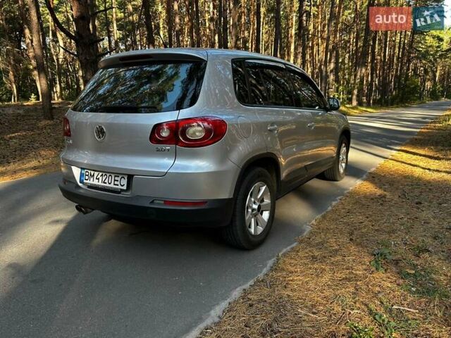 Серый Фольксваген Тигуан, объемом двигателя 2 л и пробегом 248 тыс. км за 9500 $, фото 2 на Automoto.ua