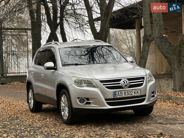 Серый Фольксваген Тигуан, объемом двигателя 1.97 л и пробегом 315 тыс. км за 8999 $, фото 1 на Automoto.ua
