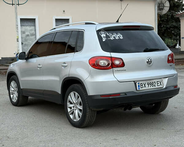 Серый Фольксваген Тигуан, объемом двигателя 1.4 л и пробегом 165 тыс. км за 9700 $, фото 10 на Automoto.ua