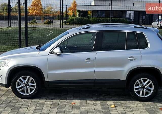Серый Фольксваген Тигуан, объемом двигателя 2 л и пробегом 330 тыс. км за 9999 $, фото 5 на Automoto.ua