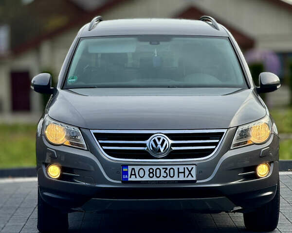 Сірий Фольксваген Тігуан, об'ємом двигуна 2 л та пробігом 226 тис. км за 12200 $, фото 10 на Automoto.ua