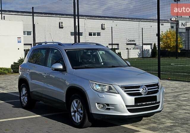 Серый Фольксваген Тигуан, объемом двигателя 2 л и пробегом 330 тыс. км за 9999 $, фото 14 на Automoto.ua