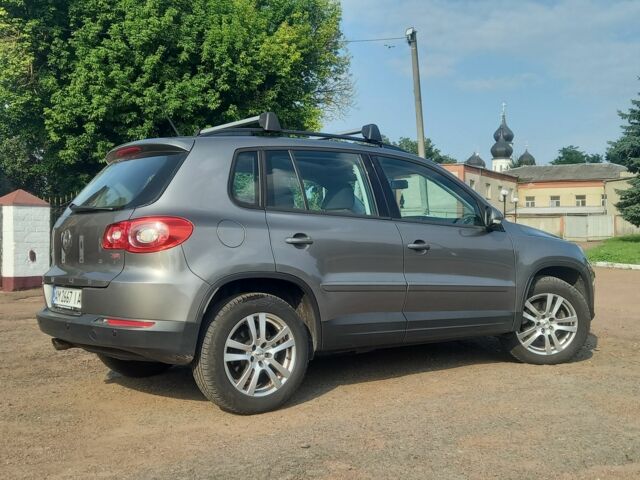 Серый Фольксваген Тигуан, объемом двигателя 1.4 л и пробегом 185 тыс. км за 9200 $, фото 10 на Automoto.ua