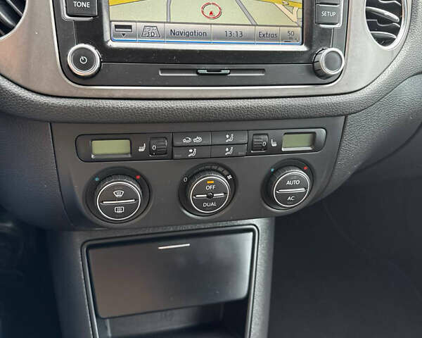 Серый Фольксваген Тигуан, объемом двигателя 2 л и пробегом 194 тыс. км за 10500 $, фото 13 на Automoto.ua