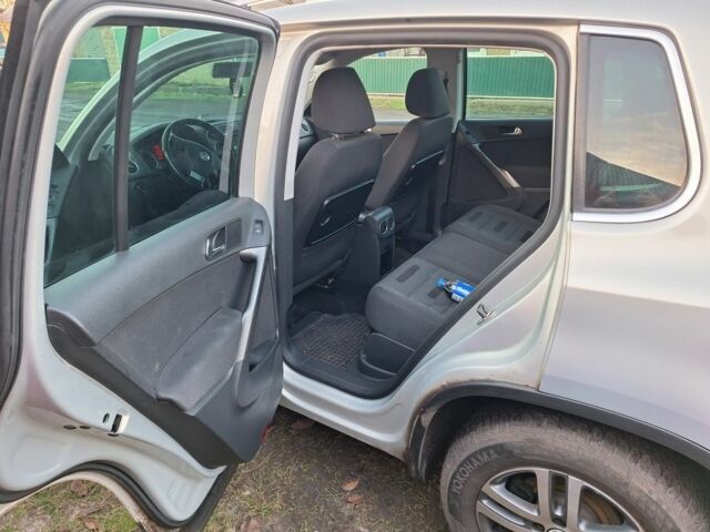 Серый Фольксваген Тигуан, объемом двигателя 1.4 л и пробегом 249 тыс. км за 8800 $, фото 11 на Automoto.ua