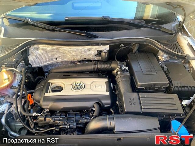 Серый Фольксваген Тигуан, объемом двигателя 2 л и пробегом 185 тыс. км за 9200 $, фото 12 на Automoto.ua