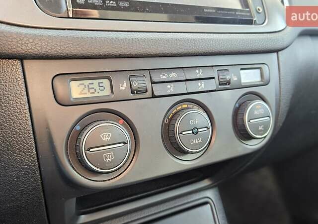 Серый Фольксваген Тигуан, объемом двигателя 2 л и пробегом 330 тыс. км за 9999 $, фото 29 на Automoto.ua