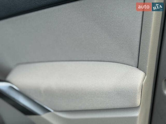 Сірий Фольксваген Тігуан, об'ємом двигуна 2 л та пробігом 226 тис. км за 12200 $, фото 39 на Automoto.ua