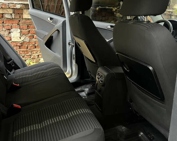 Серый Фольксваген Тигуан, объемом двигателя 1.97 л и пробегом 315 тыс. км за 8999 $, фото 8 на Automoto.ua