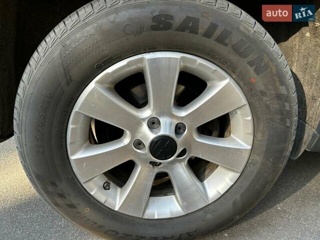 Серый Фольксваген Тигуан, объемом двигателя 2 л и пробегом 248 тыс. км за 9500 $, фото 13 на Automoto.ua