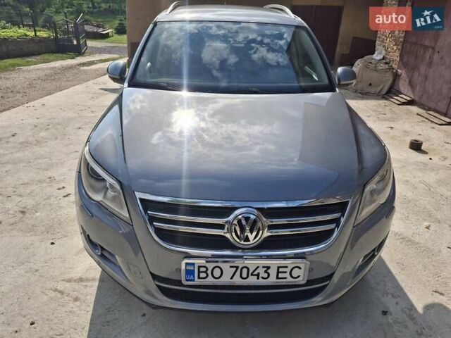 Сірий Фольксваген Тігуан, об'ємом двигуна 2 л та пробігом 300 тис. км за 10300 $, фото 1 на Automoto.ua