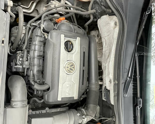 Сірий Фольксваген Тігуан, об'ємом двигуна 2 л та пробігом 107 тис. км за 10300 $, фото 8 на Automoto.ua