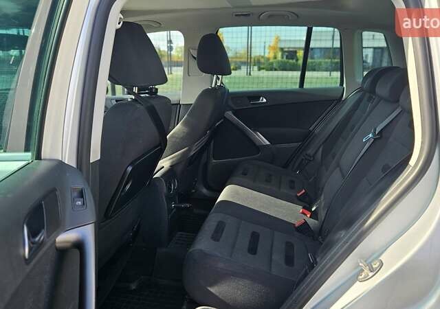 Серый Фольксваген Тигуан, объемом двигателя 2 л и пробегом 330 тыс. км за 9999 $, фото 25 на Automoto.ua