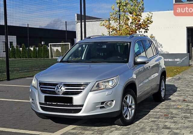 Серый Фольксваген Тигуан, объемом двигателя 2 л и пробегом 330 тыс. км за 9999 $, фото 15 на Automoto.ua