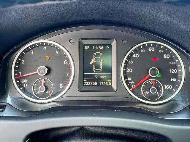 Сірий Фольксваген Тігуан, об'ємом двигуна 2 л та пробігом 232 тис. км за 9700 $, фото 5 на Automoto.ua