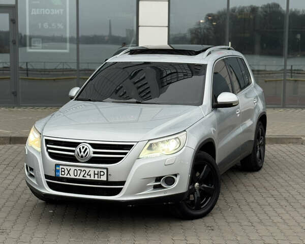 Серый Фольксваген Тигуан, объемом двигателя 2 л и пробегом 225 тыс. км за 11500 $, фото 77 на Automoto.ua