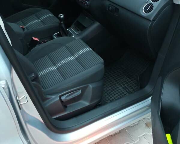 Сірий Фольксваген Тігуан, об'ємом двигуна 1.97 л та пробігом 280 тис. км за 12500 $, фото 12 на Automoto.ua