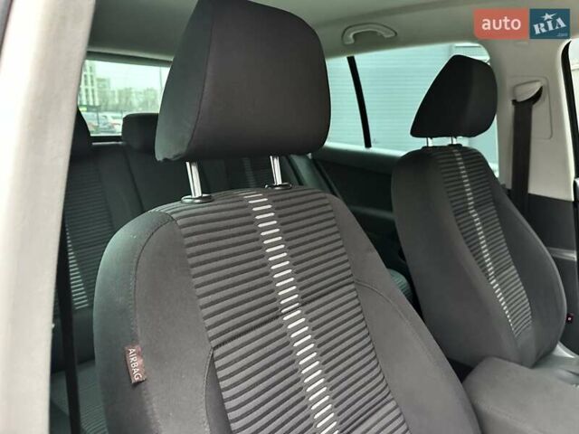 Серый Фольксваген Тигуан, объемом двигателя 2 л и пробегом 285 тыс. км за 10450 $, фото 20 на Automoto.ua