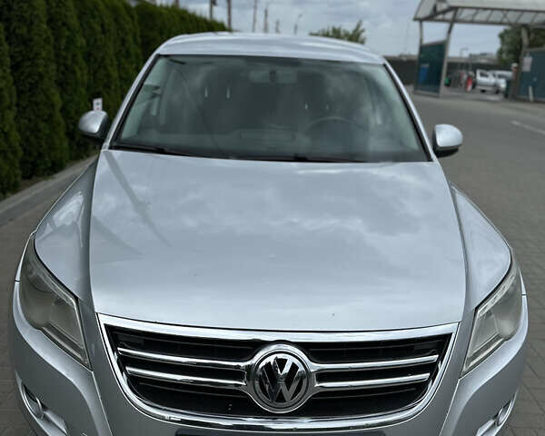 Серый Фольксваген Тигуан, объемом двигателя 1.98 л и пробегом 251 тыс. км за 9200 $, фото 6 на Automoto.ua