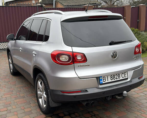 Сірий Фольксваген Тігуан, об'ємом двигуна 1.97 л та пробігом 250 тис. км за 11900 $, фото 6 на Automoto.ua