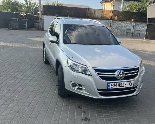 Серый Фольксваген Тигуан, объемом двигателя 1.98 л и пробегом 161 тыс. км за 13200 $, фото 2 на Automoto.ua