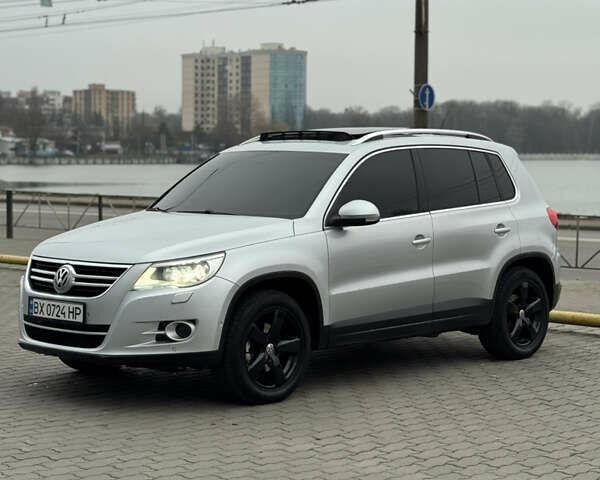 Серый Фольксваген Тигуан, объемом двигателя 2 л и пробегом 225 тыс. км за 11500 $, фото 41 на Automoto.ua