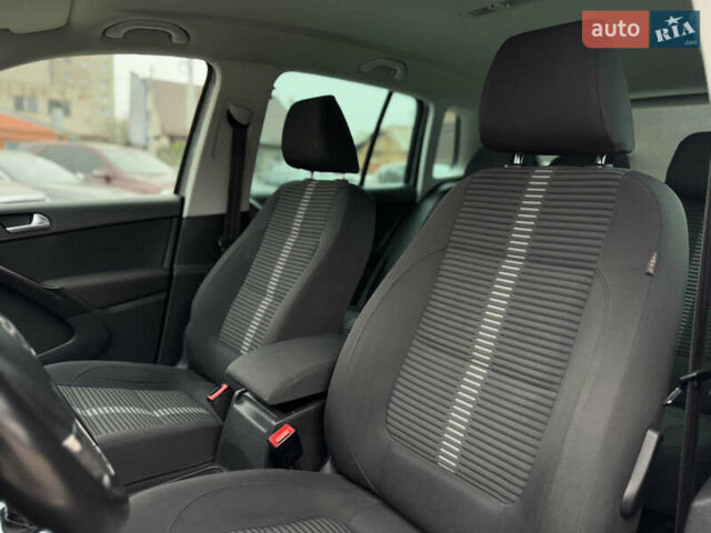 Серый Фольксваген Тигуан, объемом двигателя 2 л и пробегом 285 тыс. км за 10999 $, фото 24 на Automoto.ua