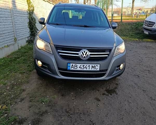 Сірий Фольксваген Тігуан, об'ємом двигуна 2 л та пробігом 288 тис. км за 9000 $, фото 6 на Automoto.ua